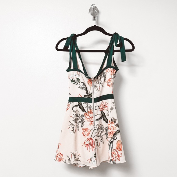 Stylestalker Aries Floral Cutout Spring Casual Tie Sleeve Romper Pink Small - Picture 3 of 14